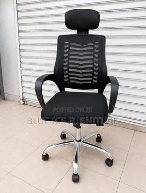 Comfortable Mesh Office Chair With Armrests / Headrest
