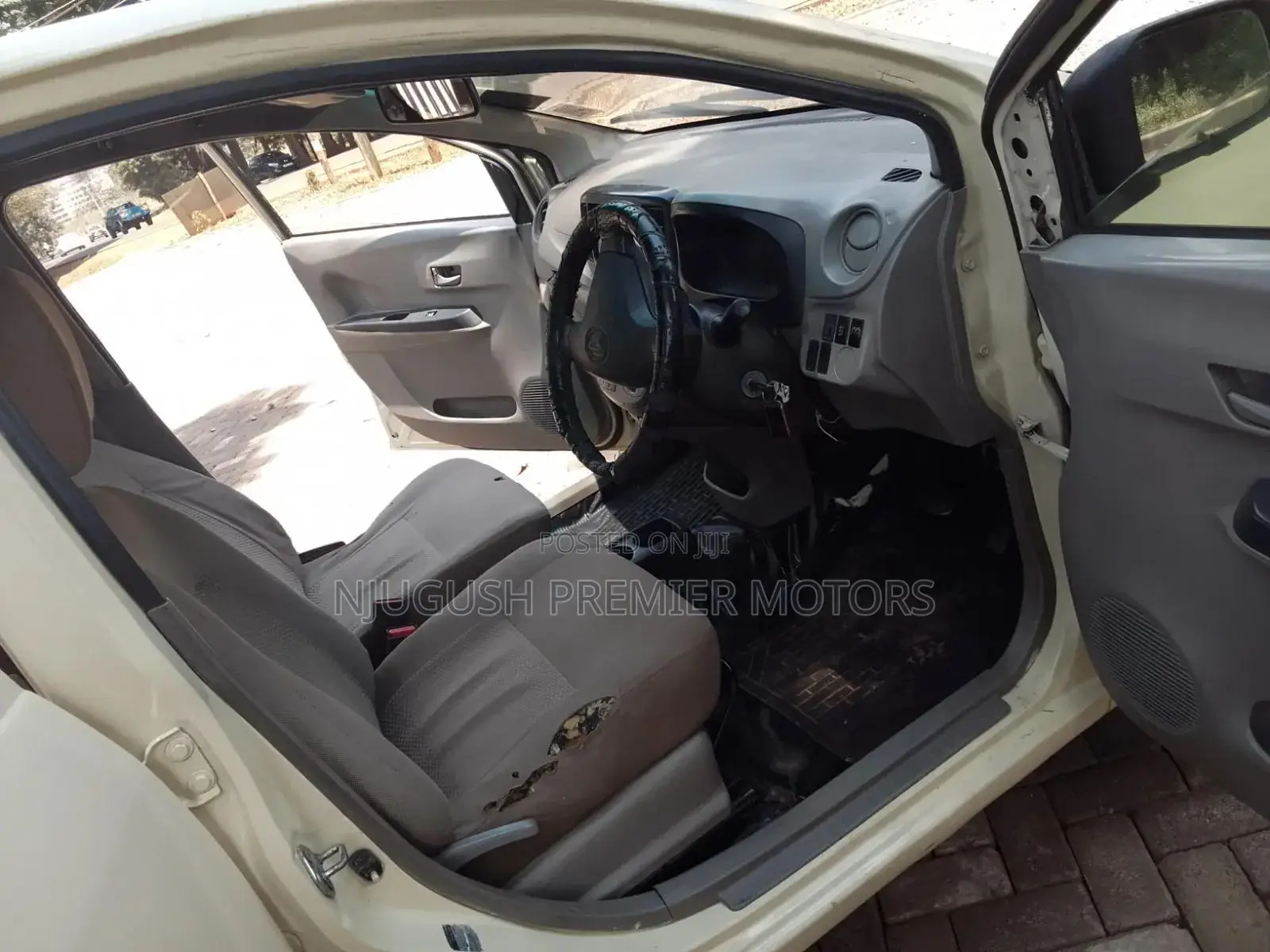Daihatsu Mira 2012 Yellow