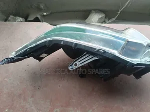 Headlight Noah 2015 XENON Engrave E