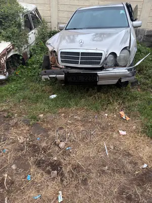 Mercedes E240 112 Engine V6