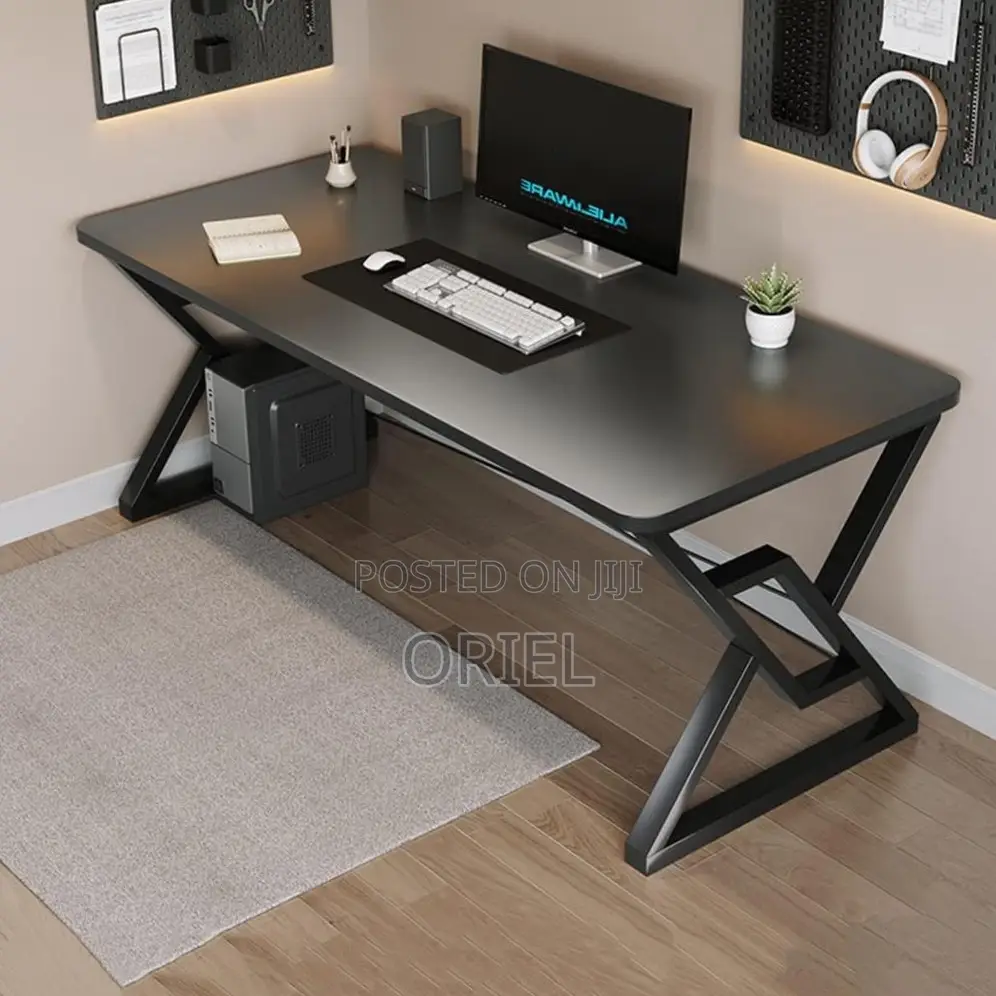 Office Desk : Black Office Computer Table