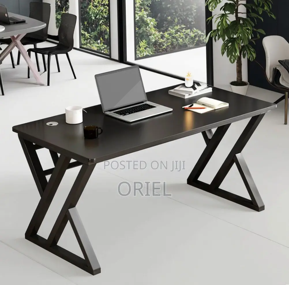 Office Desk : Black Office Computer Table