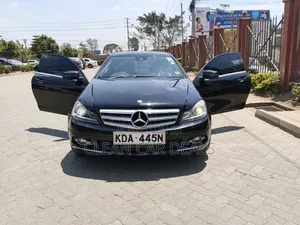 Mercedes-Benz C200 2013 Black