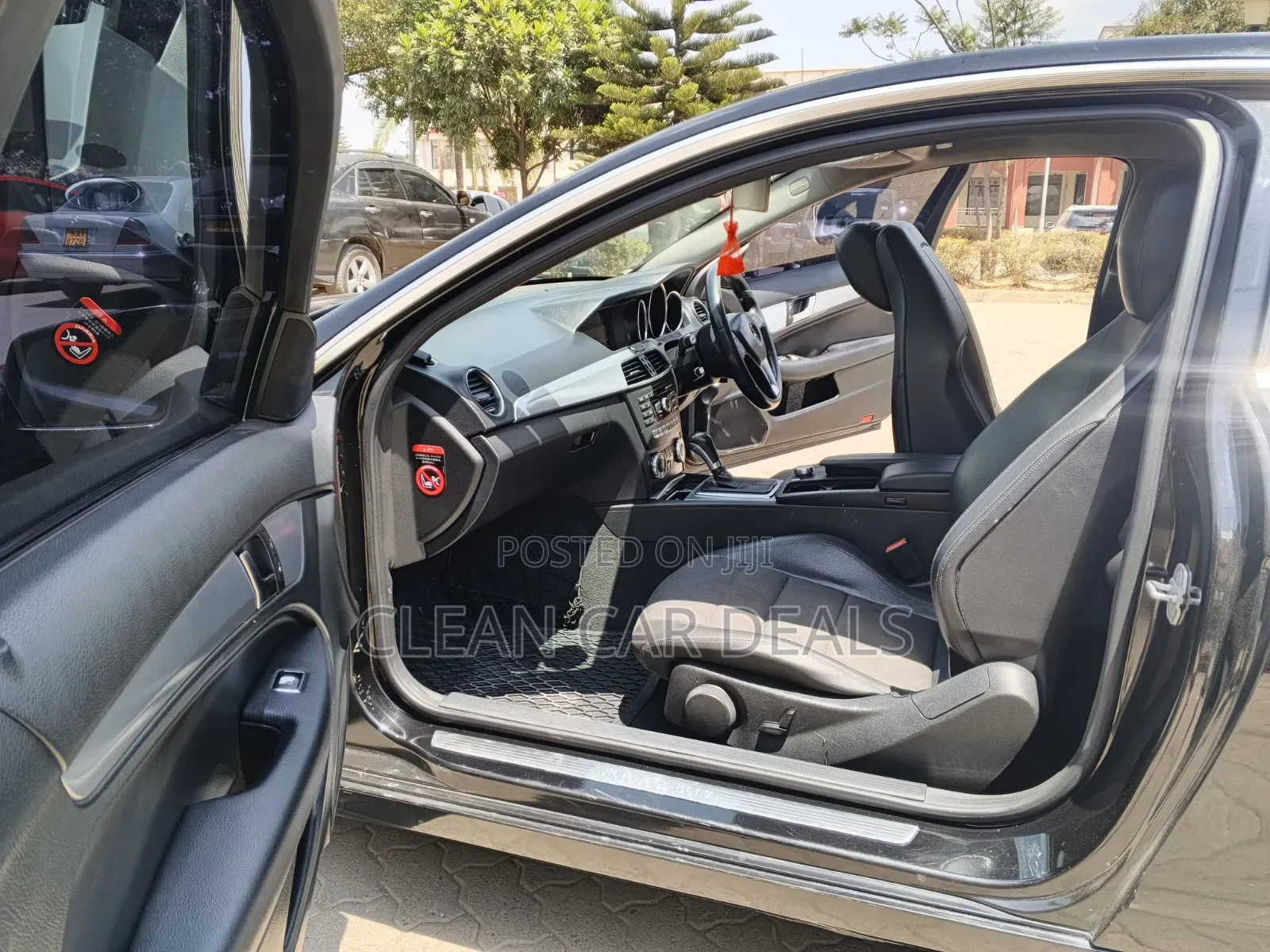 Mercedes-Benz C200 2013 Black