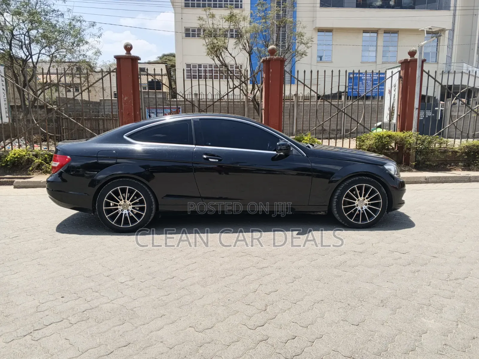 Mercedes-Benz C200 2013 Black