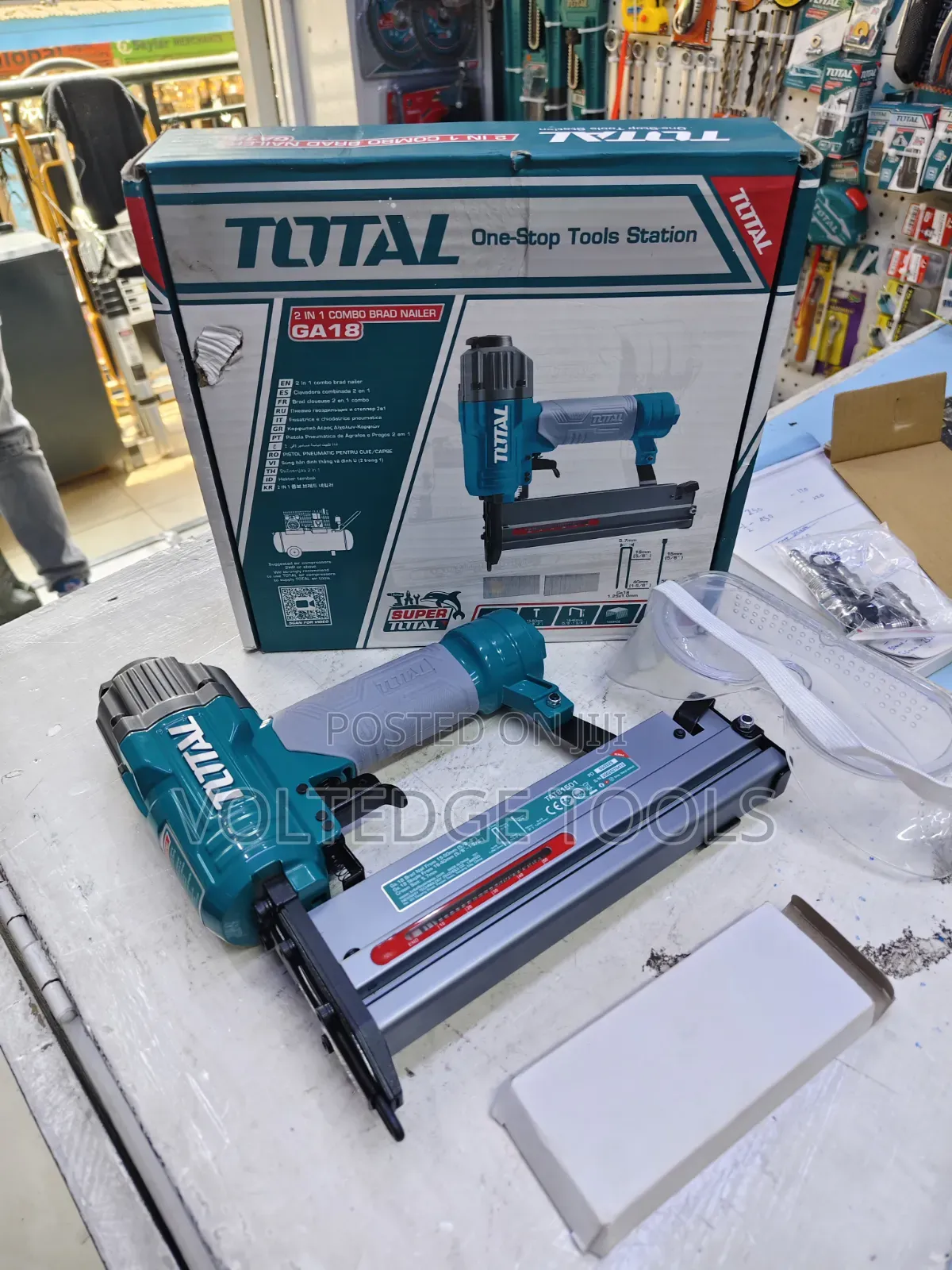 TOTAL 2-in-1 Combo Pneumatic Brad Nailer Stapler