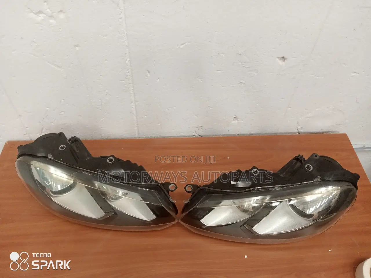 Volkswagen Golf Mk6 Xenon Headlights[ Price Is Per Piece]
