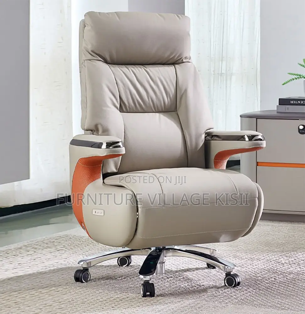 Office Chair: Excutive Leather Chair