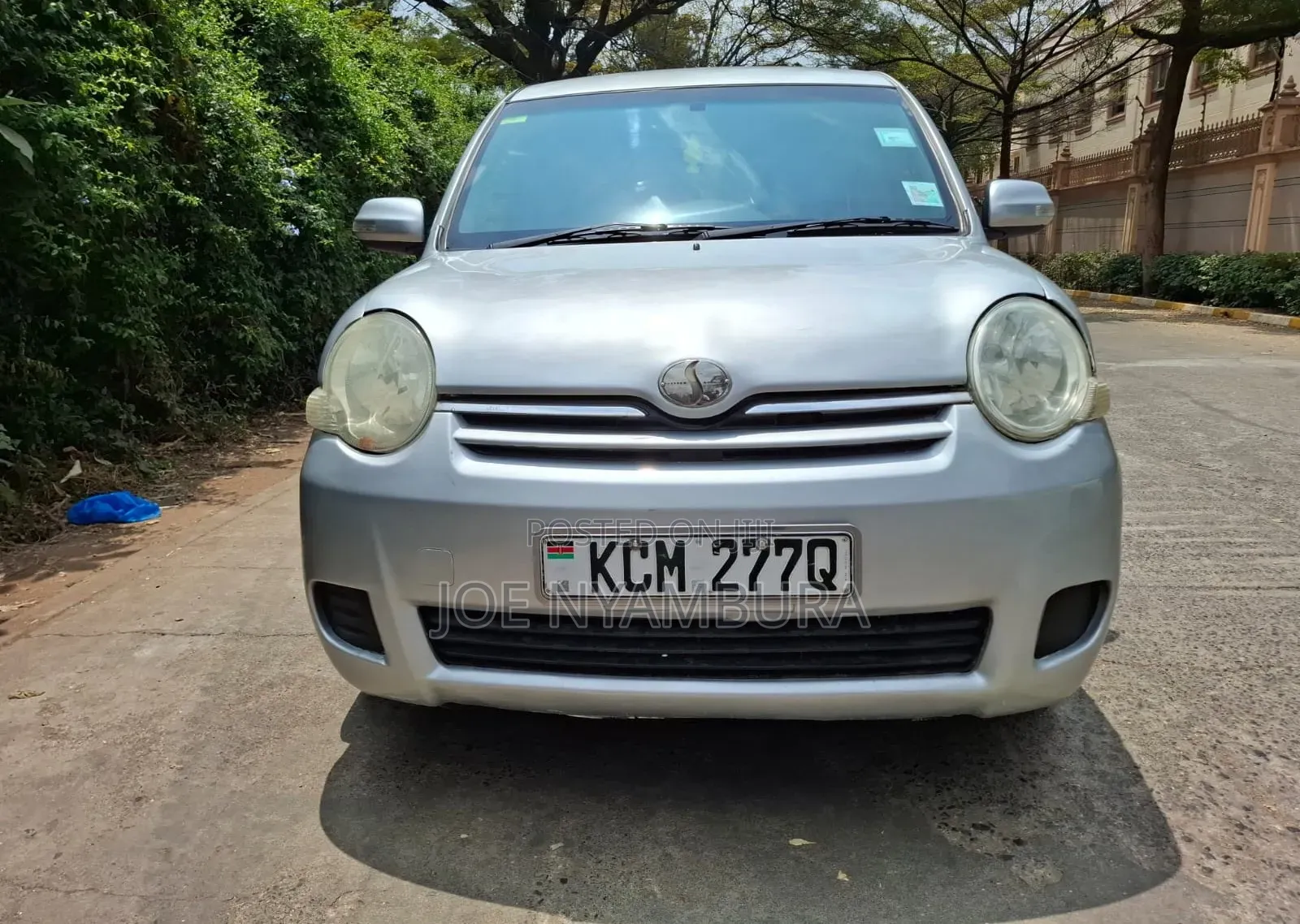Toyota Sienta 2010 Silver