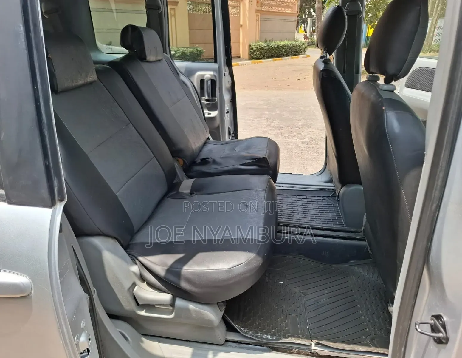 Toyota Sienta 2010 Silver