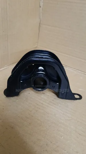 Honda CRV Rd1,rd2,civic Gearbox Mounting LHS