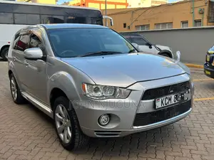 Mitsubishi Outlander 2013 Silver