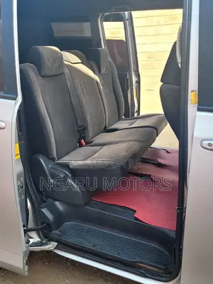 Toyota Noah 2010 Silver