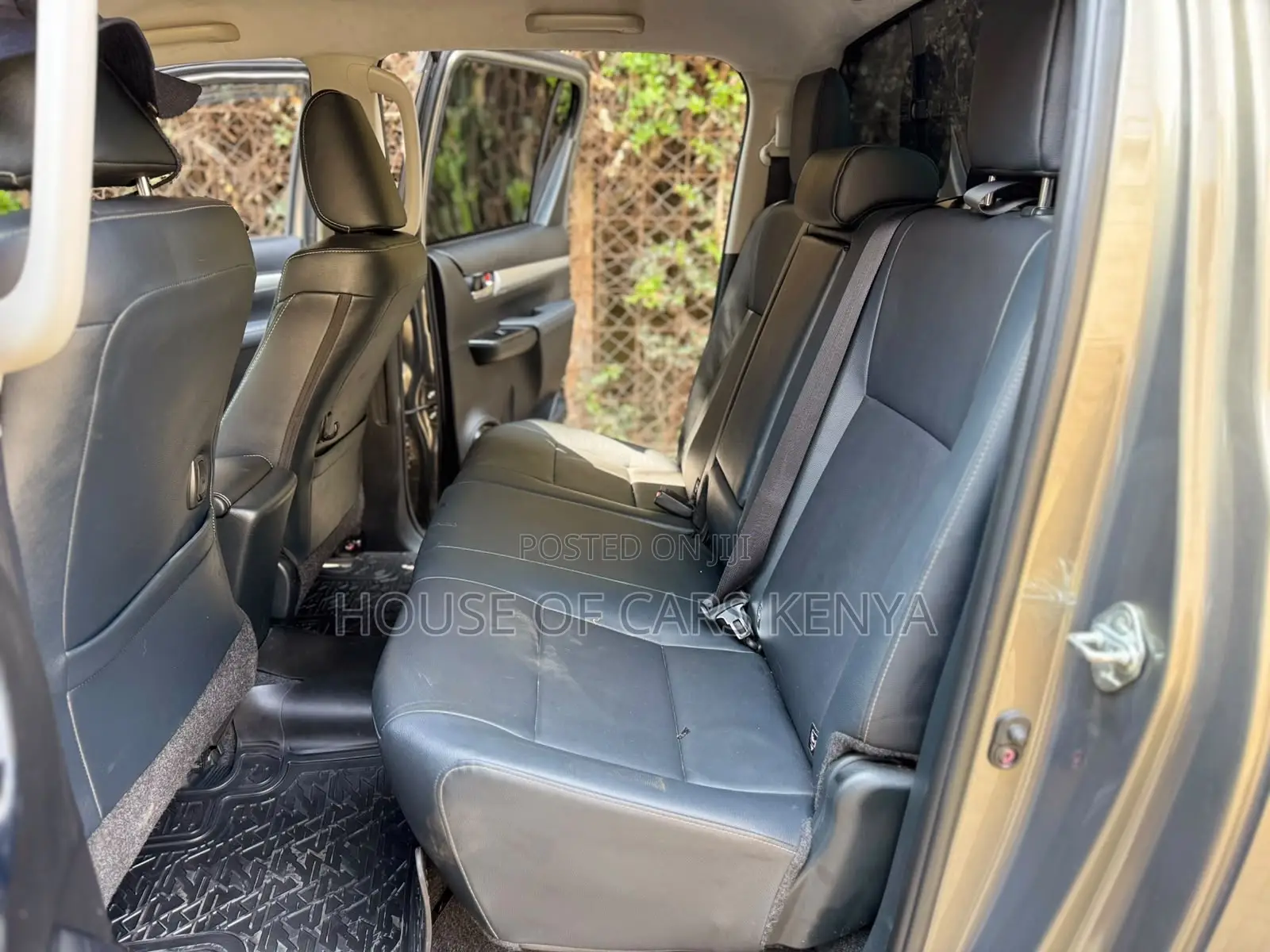 Toyota Hilux 2025 Gray