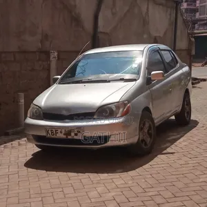 Toyota Platz 2000 Silver