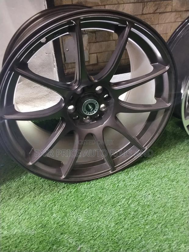 Size 17/10/114.3 Offset White Rims - thumbnail 2