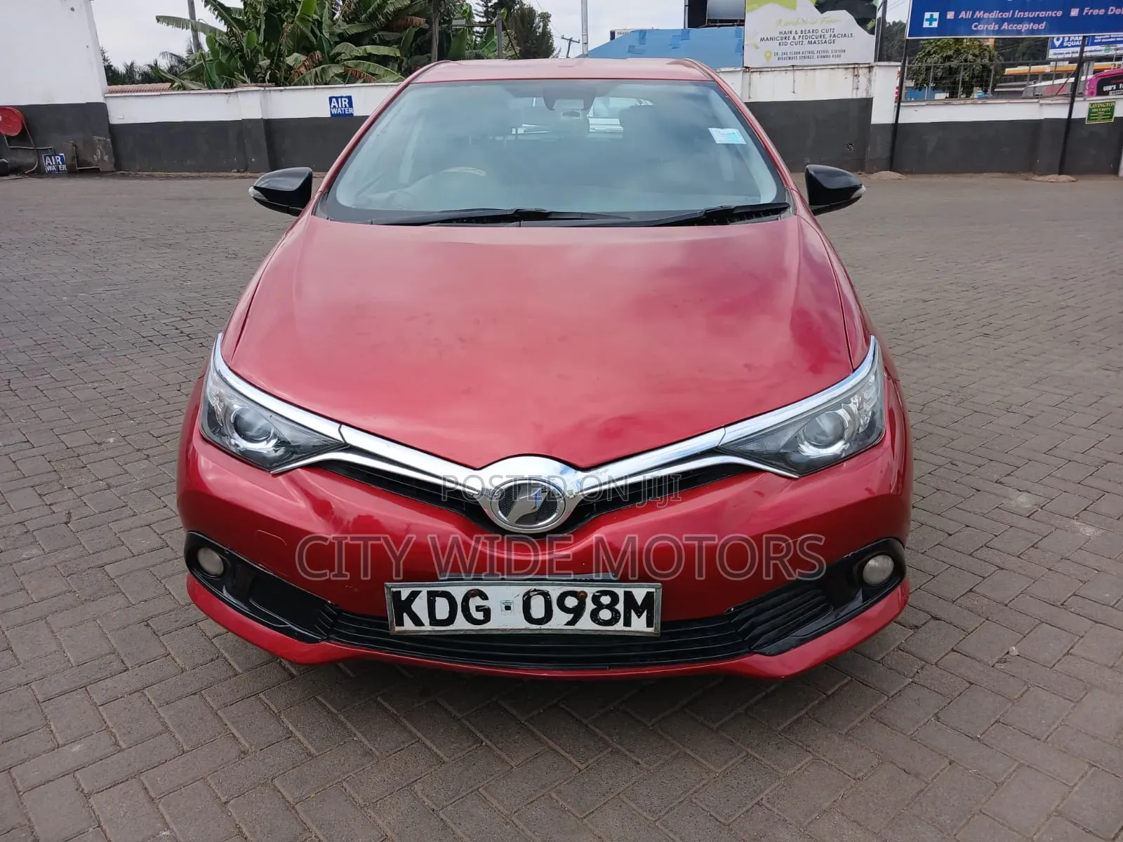 Toyota Auris 2016 Red