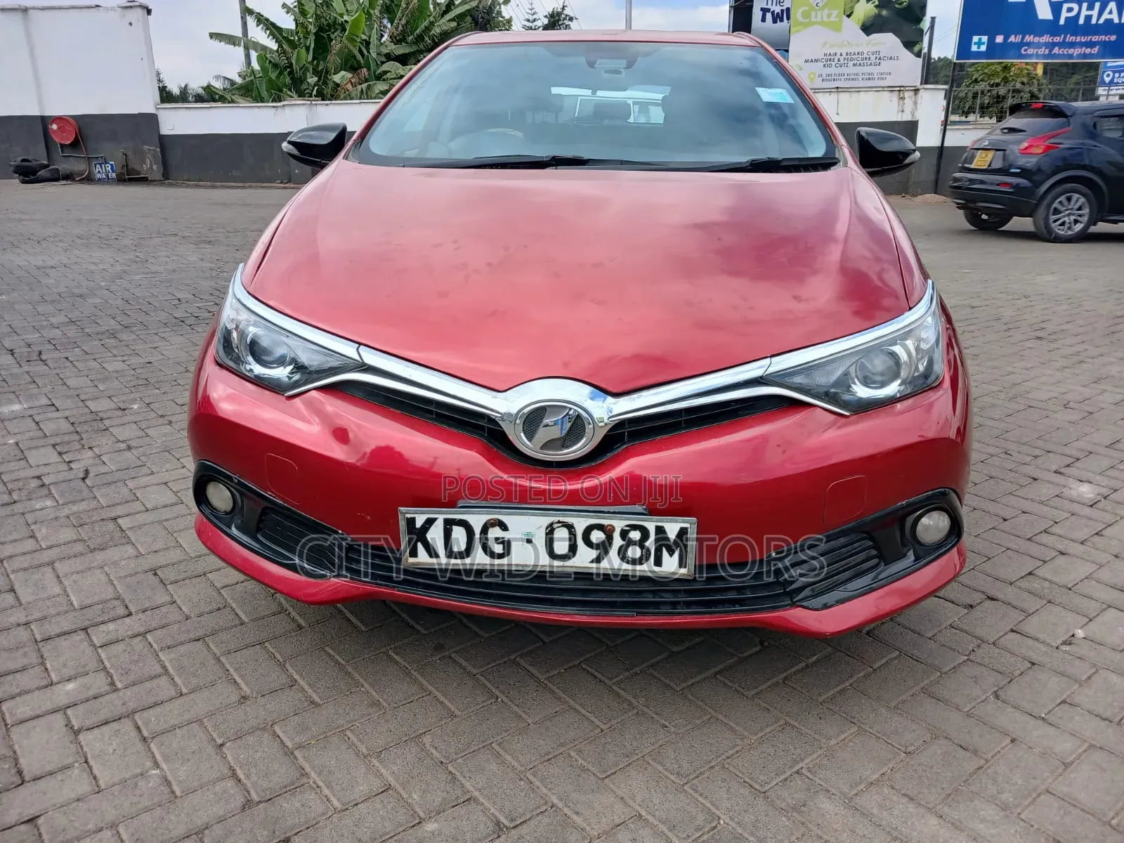 Toyota Auris 2016 Red