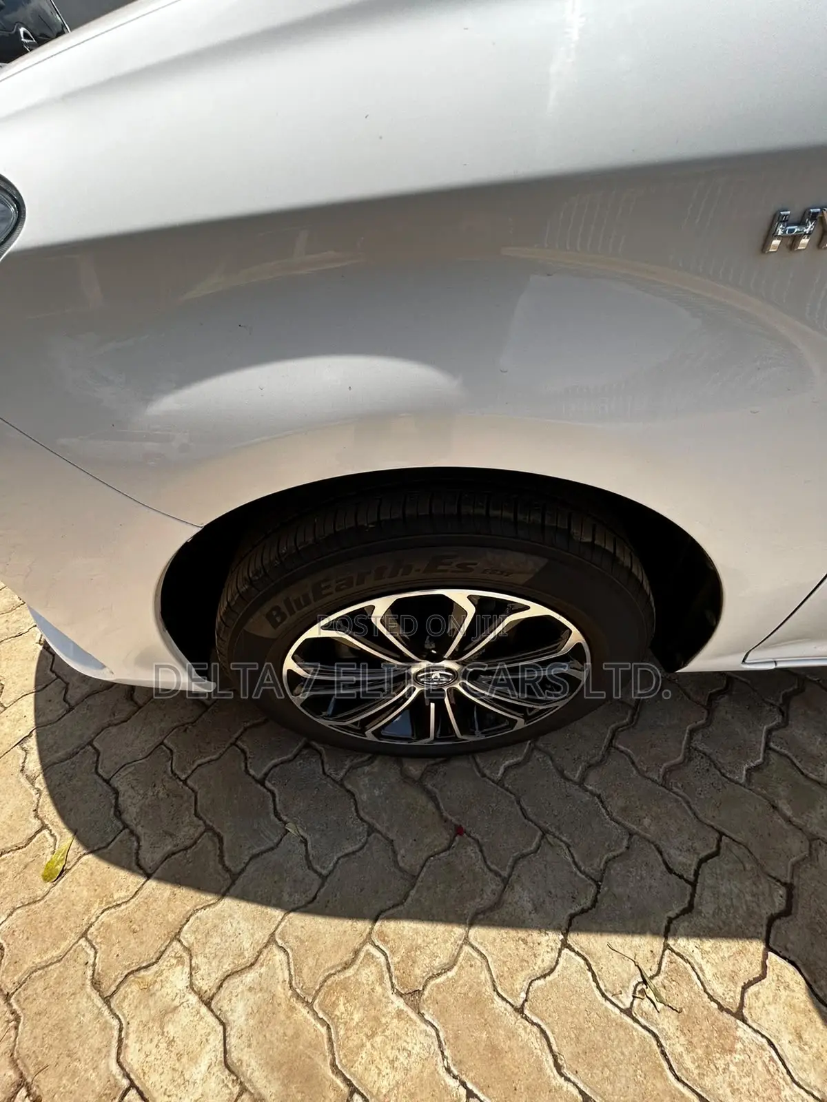 Toyota Corolla Fielder 1.5 Hybrid FWD 2019 White