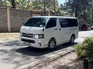 Toyota HiAce 2014 White