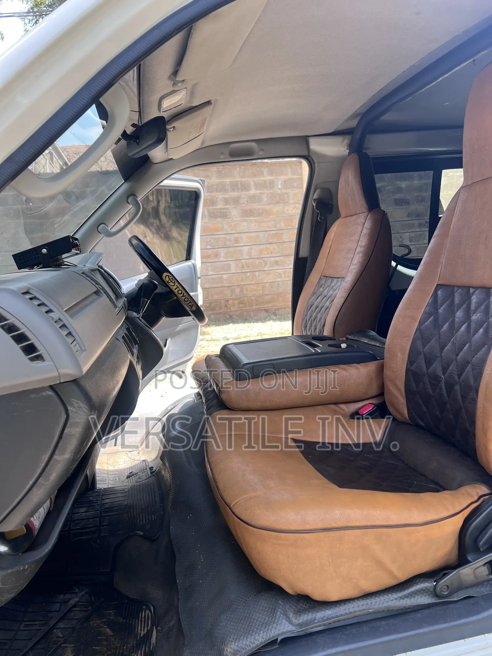 Toyota HiAce 2014 White