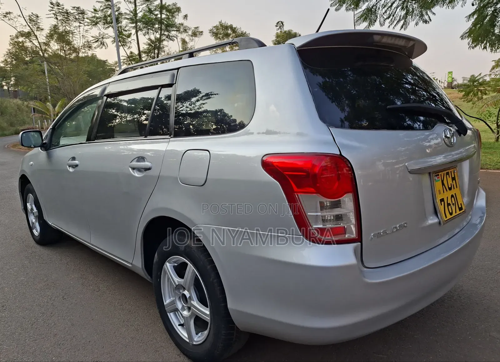 Toyota Corolla Fielder 2011 Silver