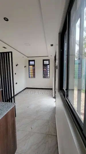 20ft Container Studio/Air BNB