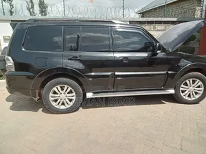 Mitsubishi Shogun 2015 Gray