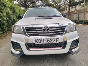 Toyota Hilux 2015 White