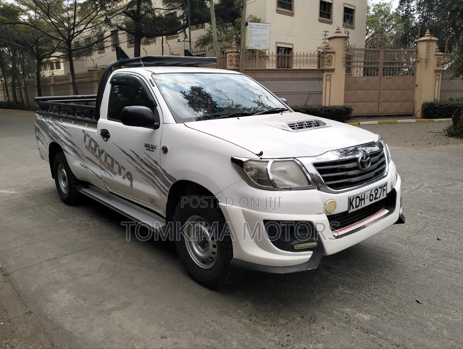 Toyota Hilux 2015 White