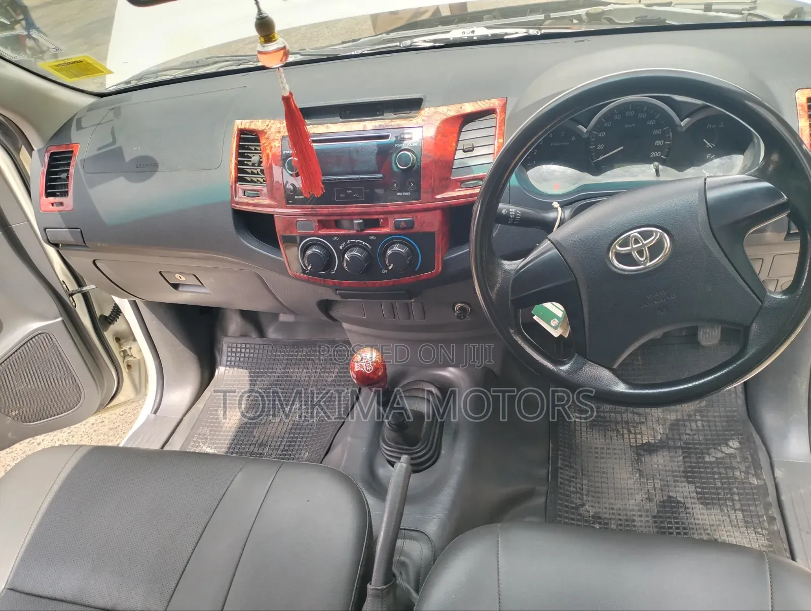 Toyota Hilux 2015 White