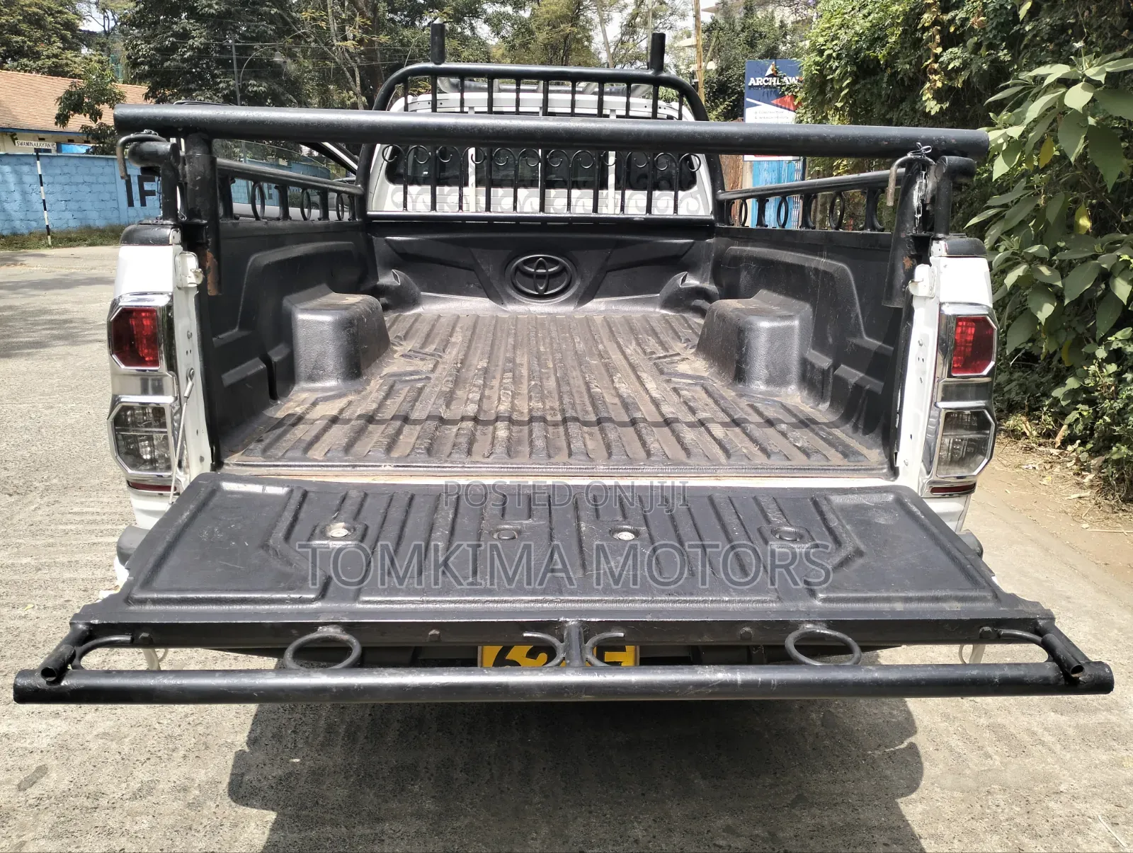 Toyota Hilux 2015 White