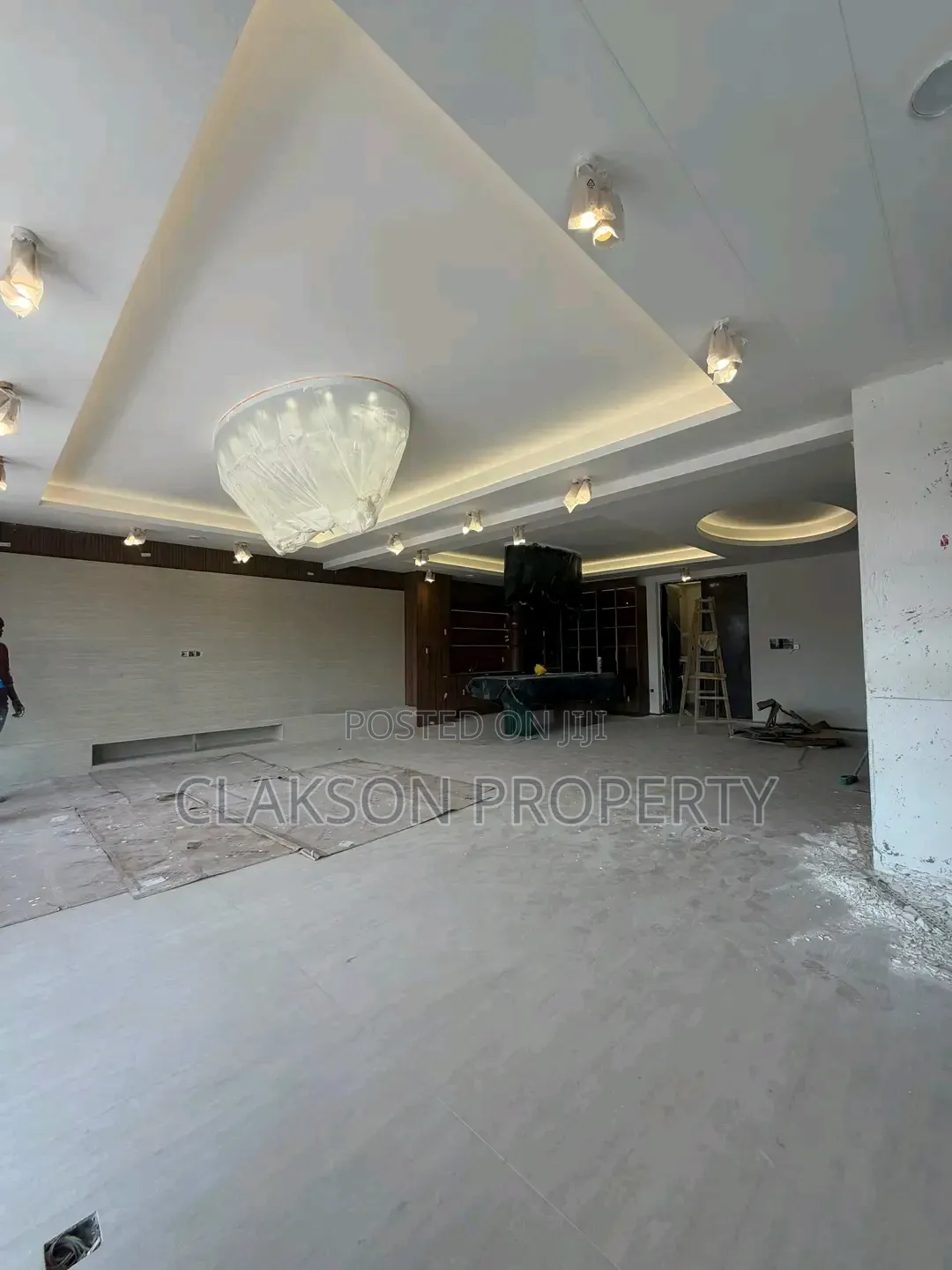 3bdrm Apartment in Westland, Spring Valley for sale