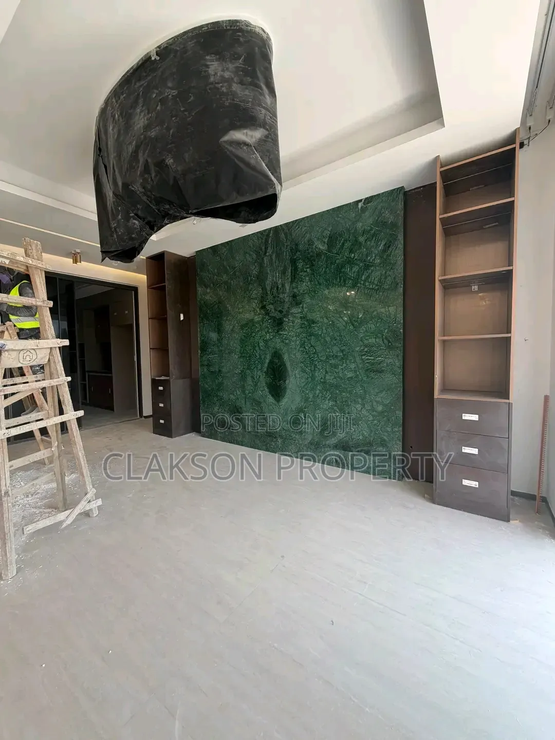 3bdrm Apartment in Westland, Spring Valley for sale
