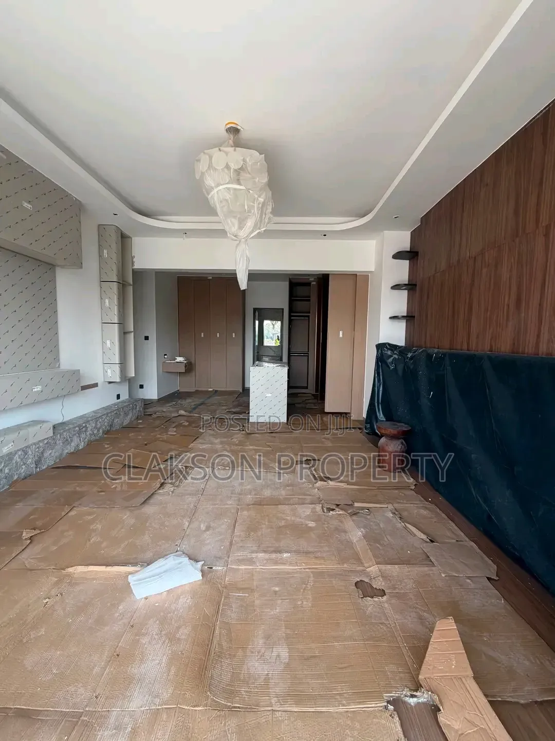 3bdrm Apartment in Westland, Spring Valley for sale