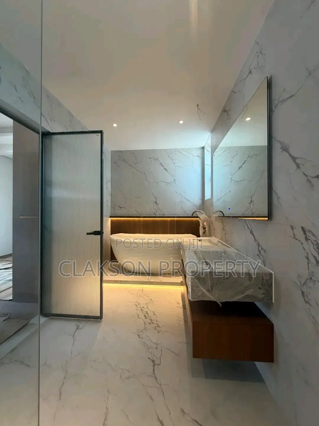 3bdrm Apartment in Westland, Spring Valley for sale