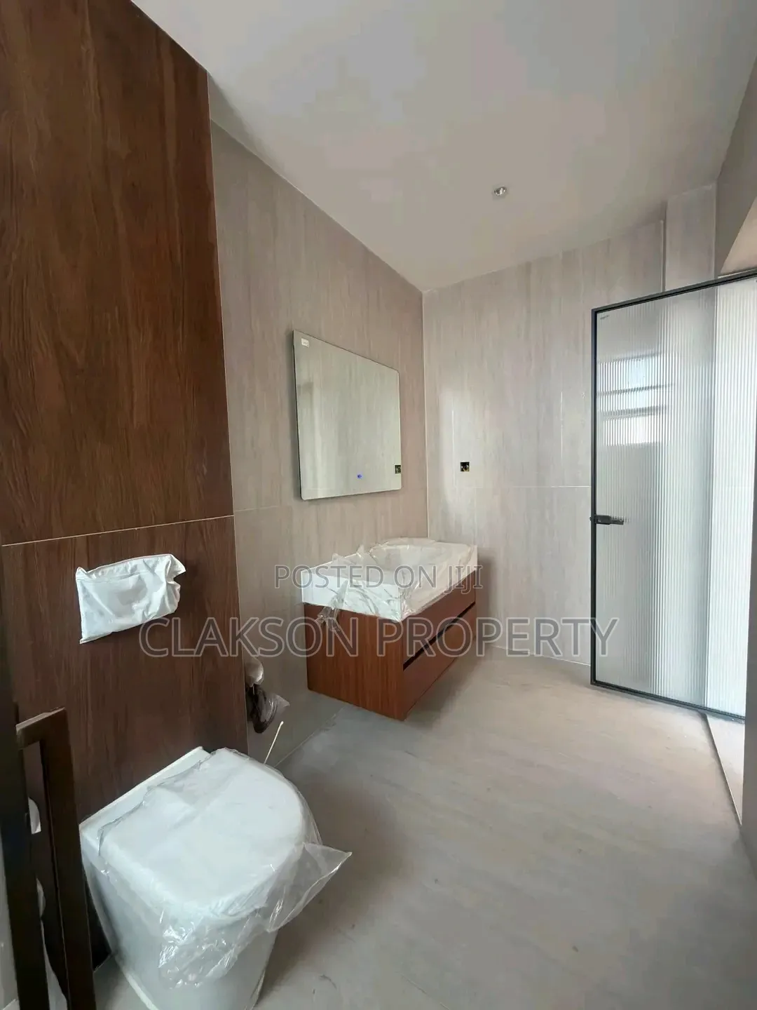 3bdrm Apartment in Westland, Spring Valley for sale
