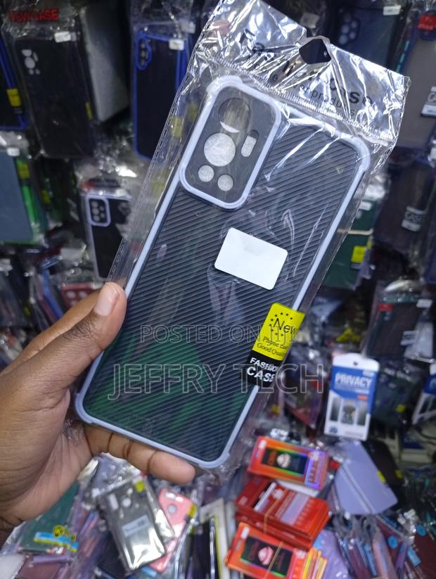 Protective Smartphone Back Case Featuring an Integrated Camera Module - thumbnail 2