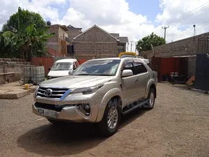 Toyota Fortuner 2.7 RWD 2012 Silver