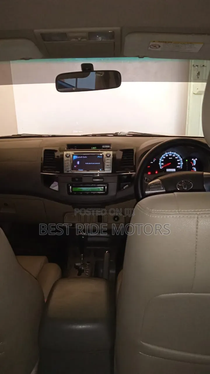 Toyota Fortuner 2.7 RWD 2012 Silver