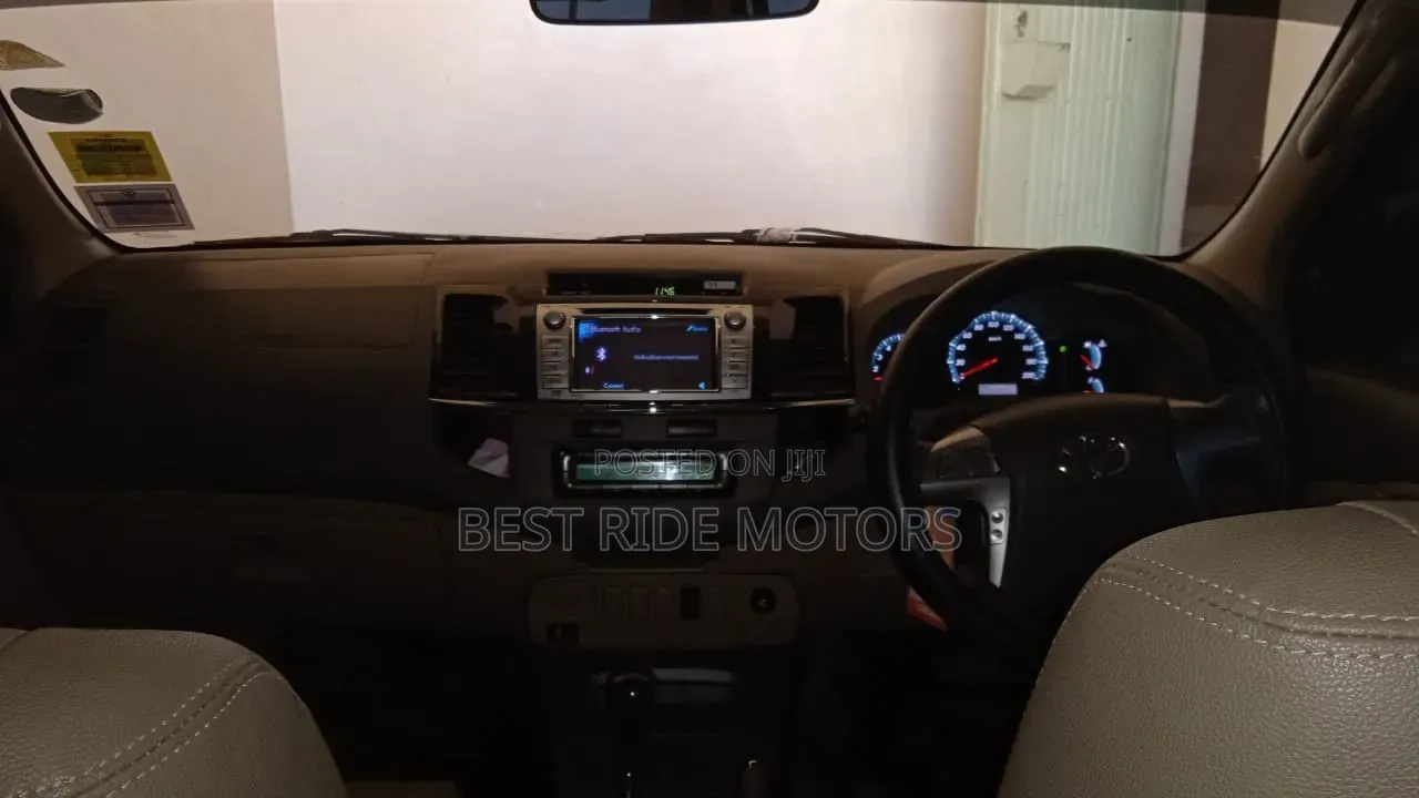 Toyota Fortuner 2.7 RWD 2012 Silver