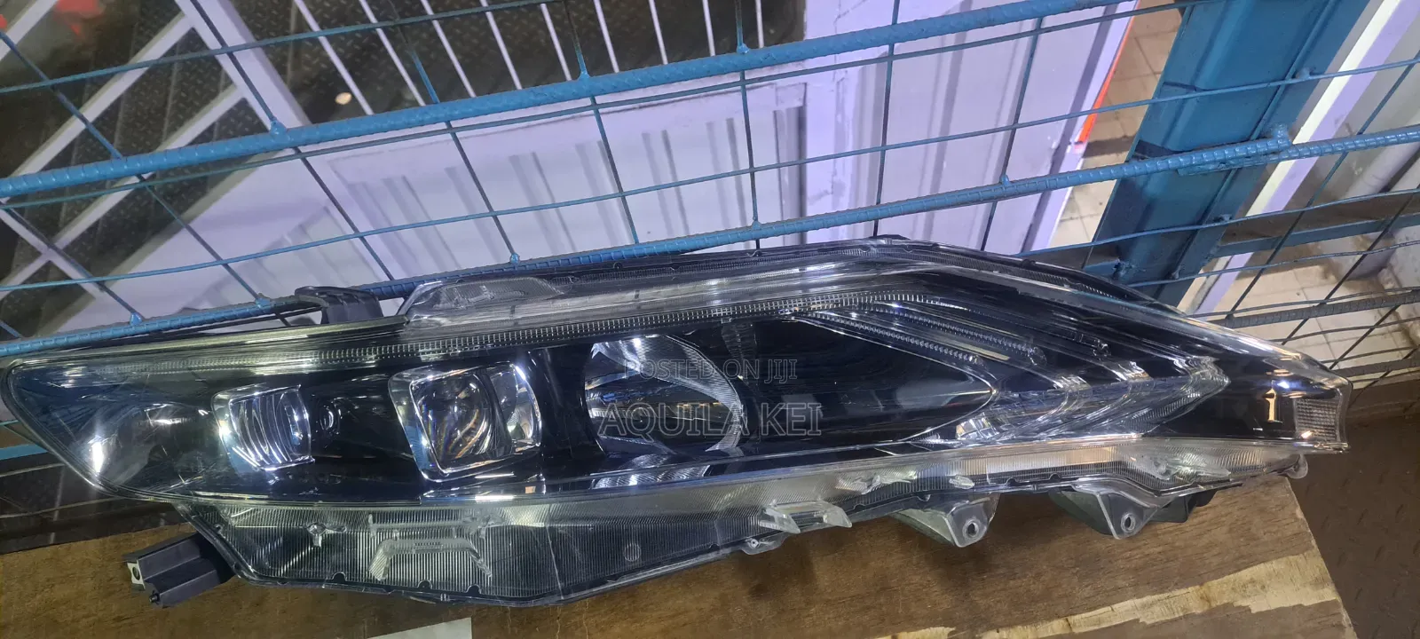 Harrier 2015 Left 48_147 Headlight
