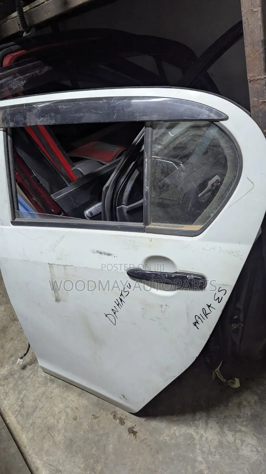 Daihatsu Move Rear Door