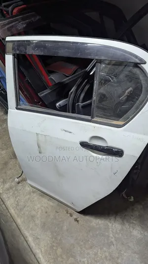 Daihatsu Move Rear Door