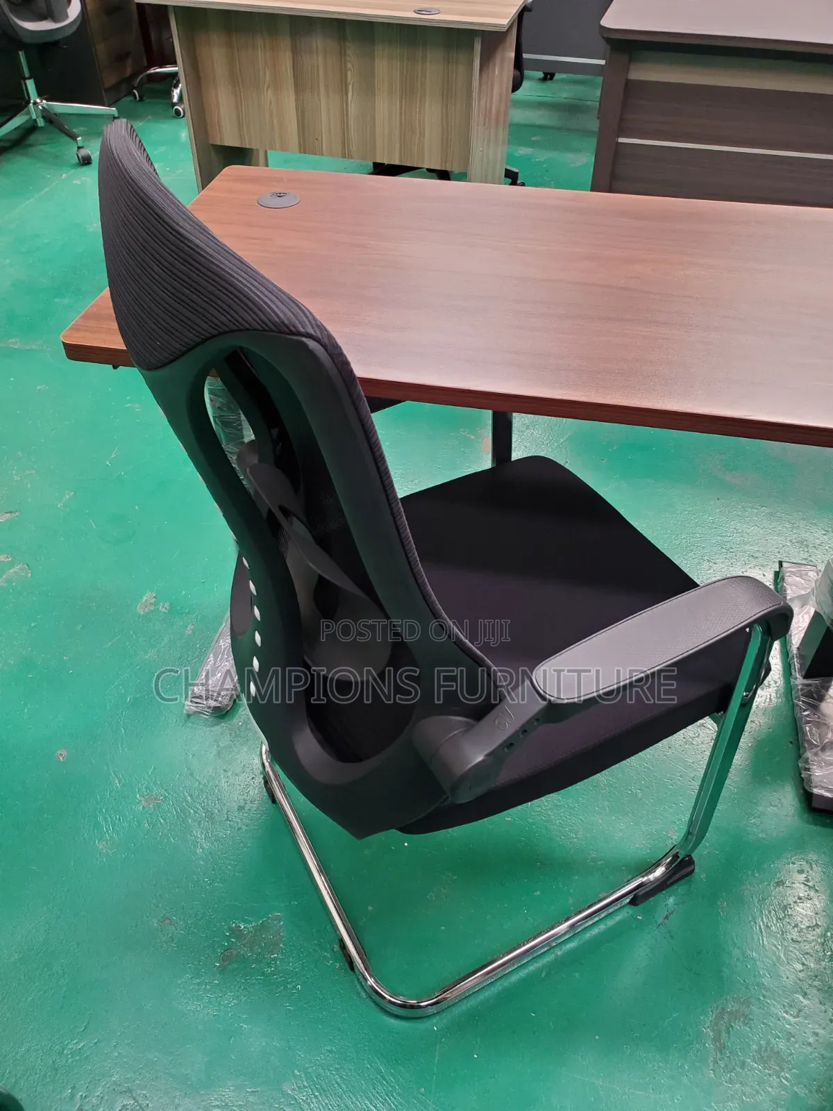 Black Mesh Visitors/Boardroom Office Chair With Chrome Sled Base