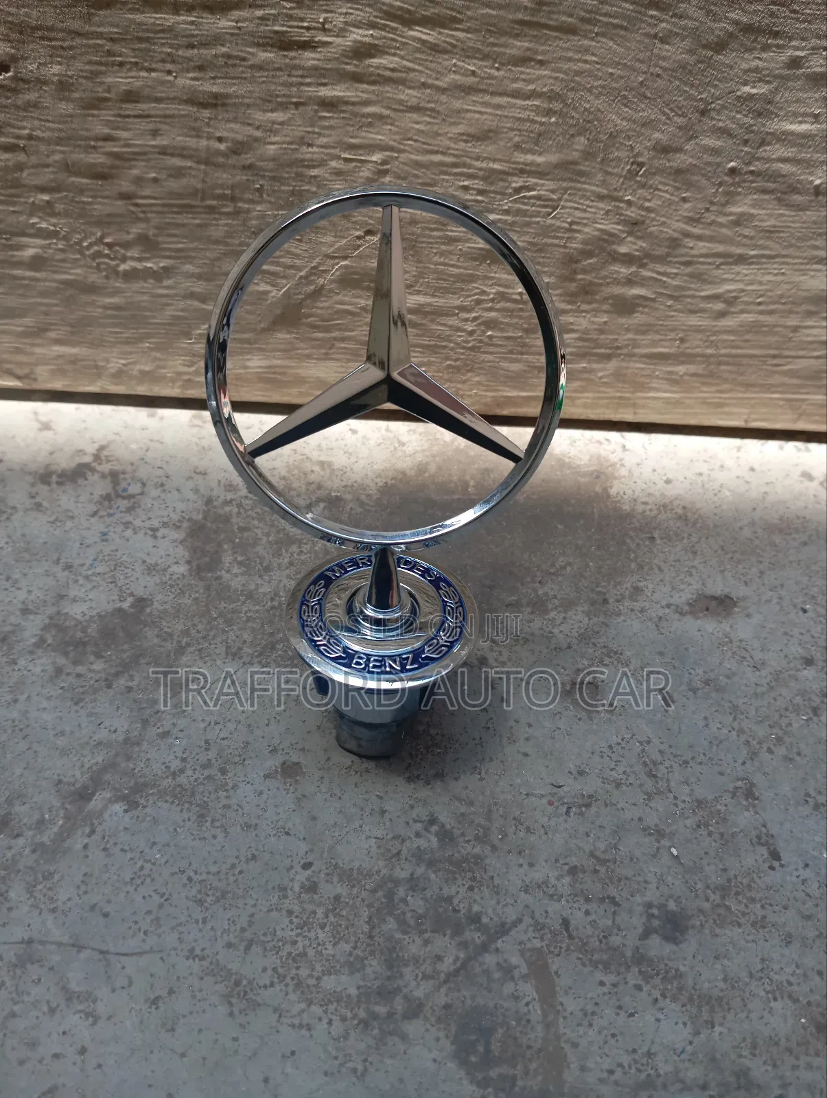 Mercedes Benz Bonnet Logo
