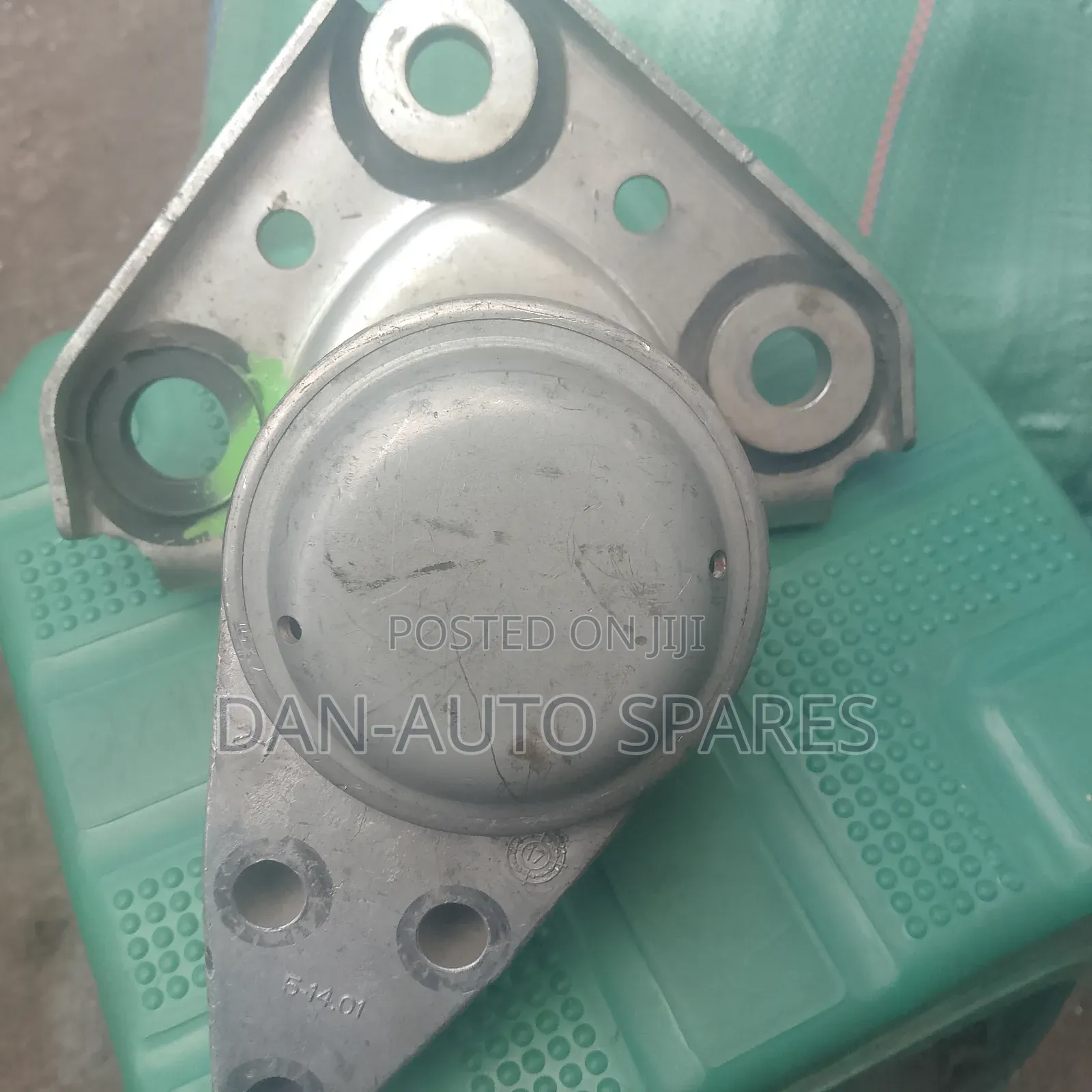 MAZDA DEMIO/VERISA Engine Mountain