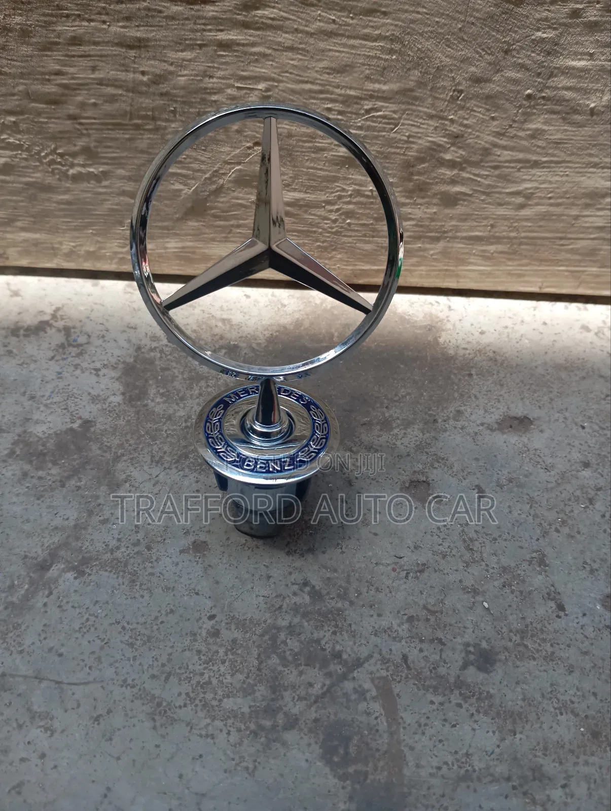 Mercedes Benz Bonnet Logo