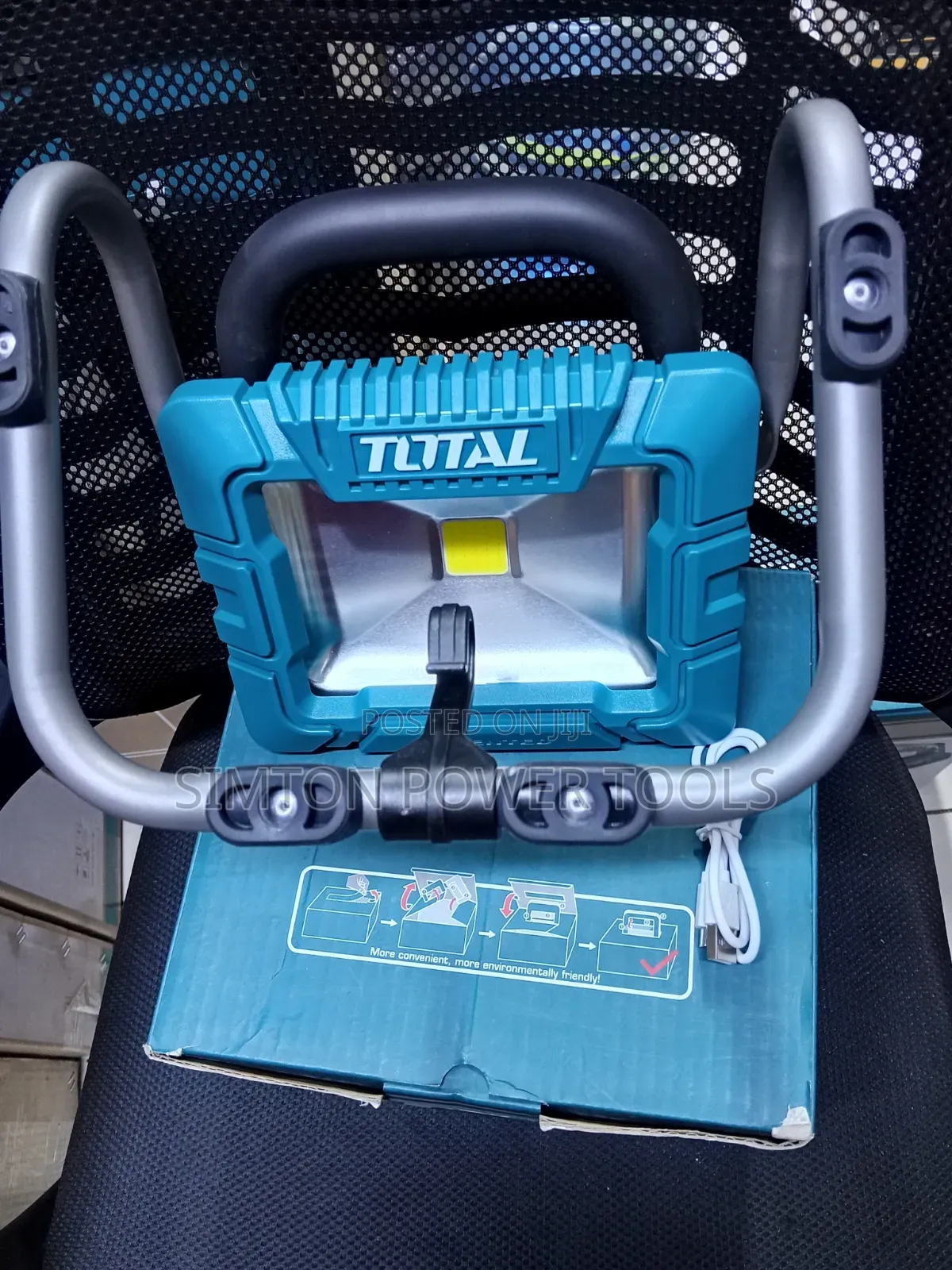 TOTAL Tools 3.6V Cordless Portable Lamp