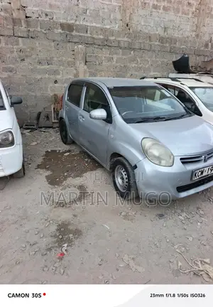 Toyota Passo 1.0 FWD 2012 Silver